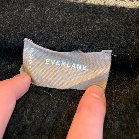 Everlane Alpaca crew neck sweater in black, size small - Picture 2 of 3